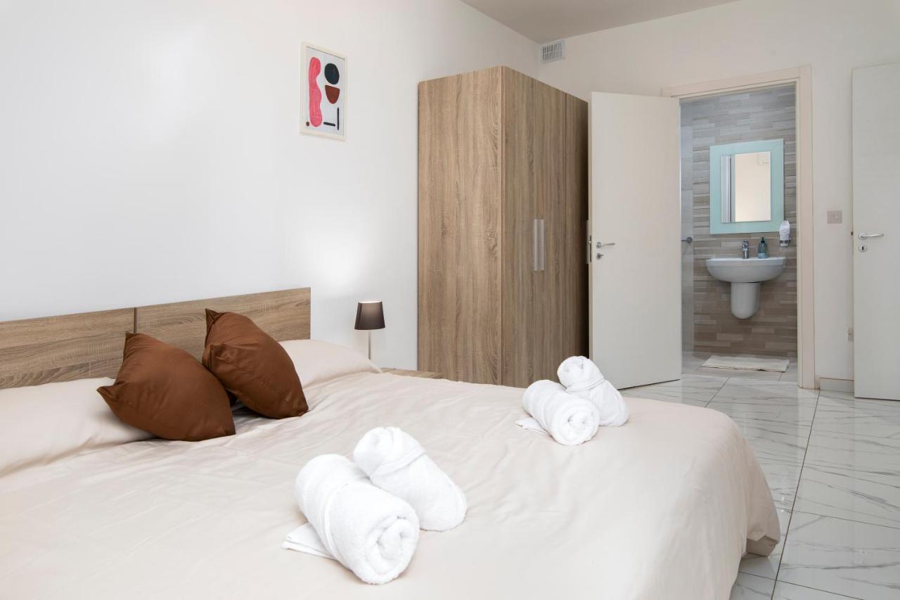 Sea View Apartment 2 Bedrooms 2 Bathrooms, 2 Minutes Away From The Sea San Ġiljan Exterior foto